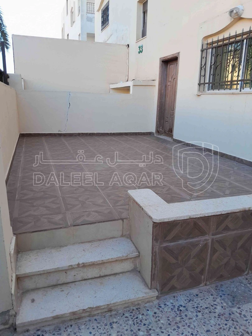 شقة في العاشرة الغربي مقابل مدرسة واحة الفكر الإسلامية - 36,000 دأ - صورة 1