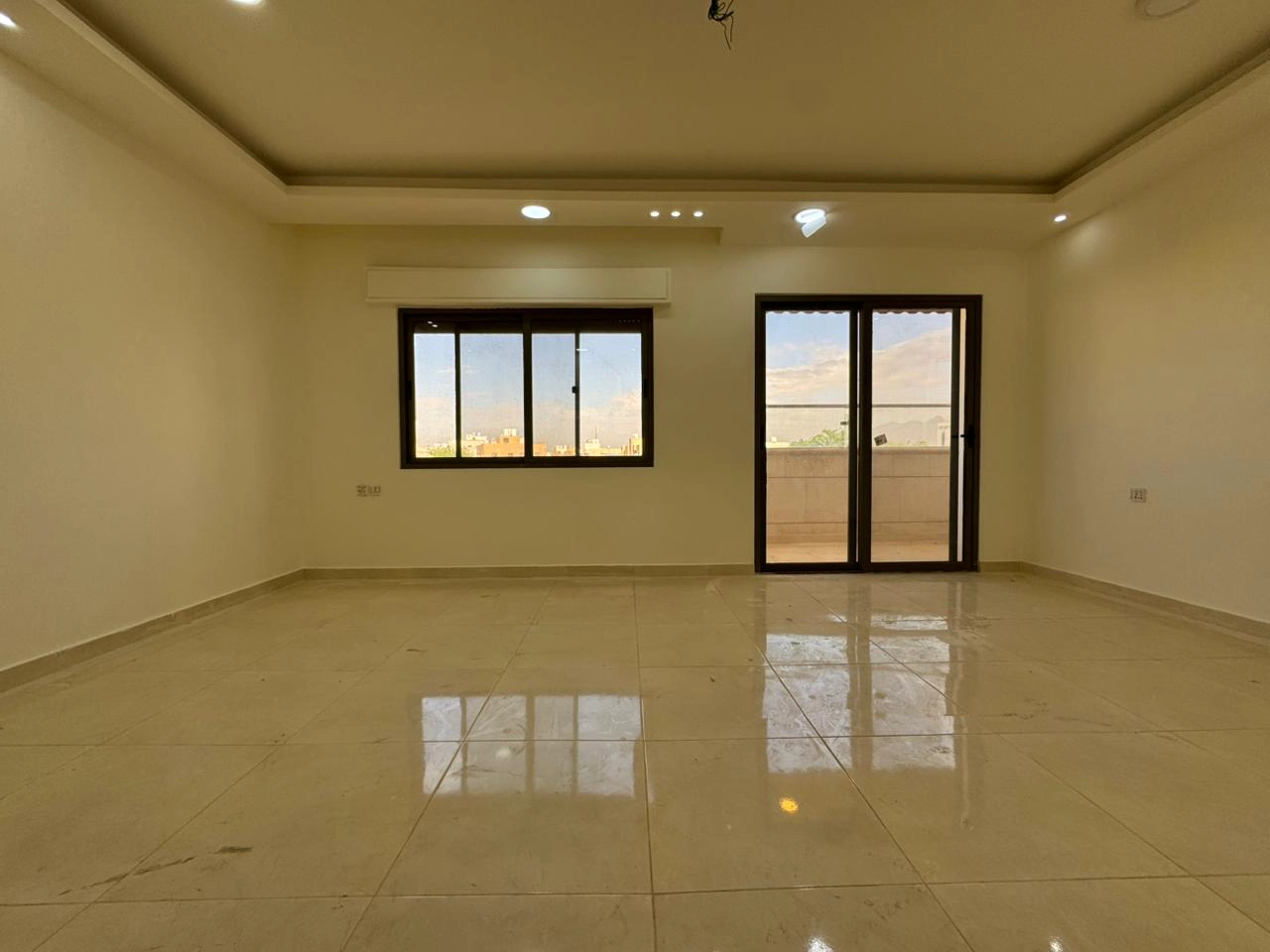 شقة في السكنية الثامنة / العقبة - 85,000 دأ - صورة 1