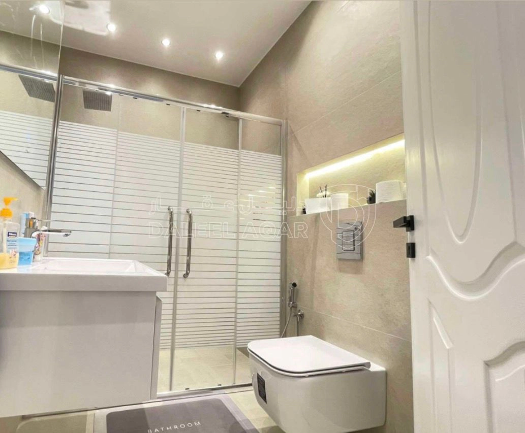 شقة في دابوق - شارع جعفر الزعبي - 235,000 دأ - صورة 1