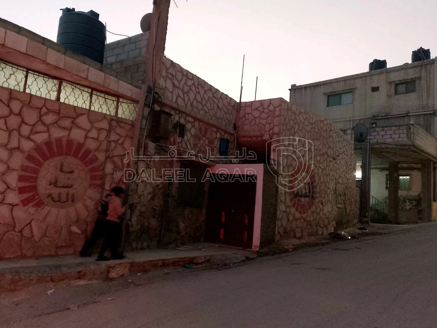 مبنى في الزرقاء حي معصوم مثلث الجبل الاول  - 110,000 دأ - صورة 1