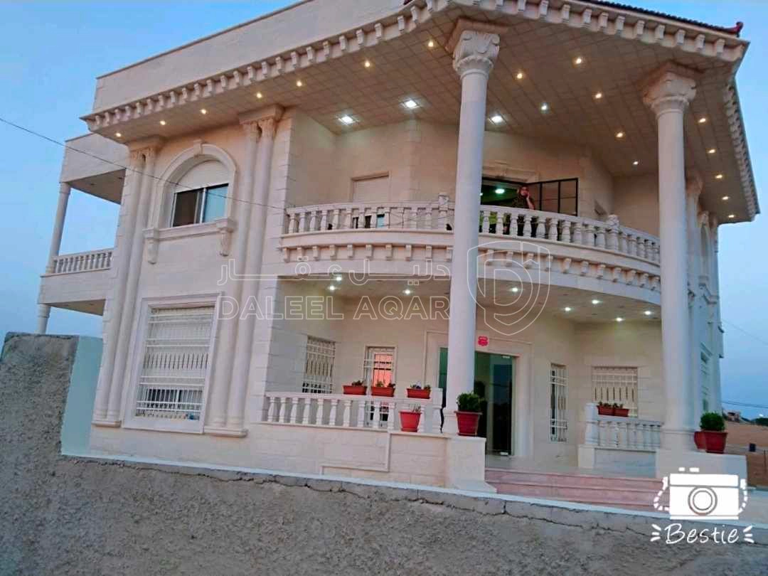 فيلا/منزل في الرمثا الحي الشمالي قرب مسجد ابو ايوب الانصاري  - 200,000 دأ - صورة 1