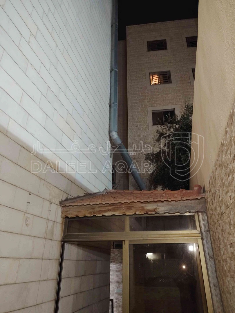 شقة في عمان شارع المطار خلف المدارس العالمية مباشرة بجانب أسواق البشير - 75,000 دأ - صورة 1