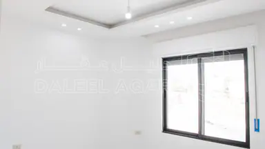 شقة - ابو علندا قرب دوار الحكمة - 61000 دأ