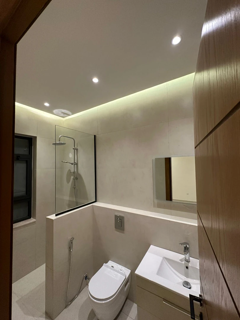 شقة في قرب اشارات حي الصحابه - 118,000 دأ - صورة 1