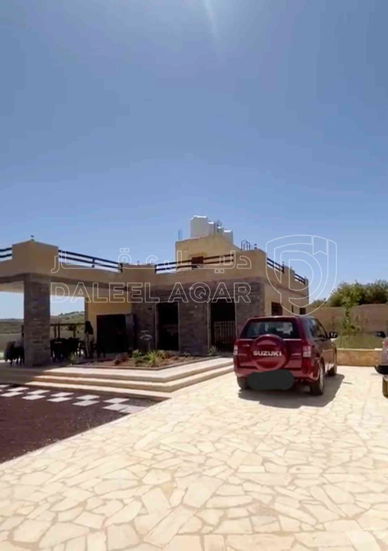 مزرعة/شاليه في مزرعة مع بناء مساحة ١٥٠م  - 180,000 دأ - صورة 1