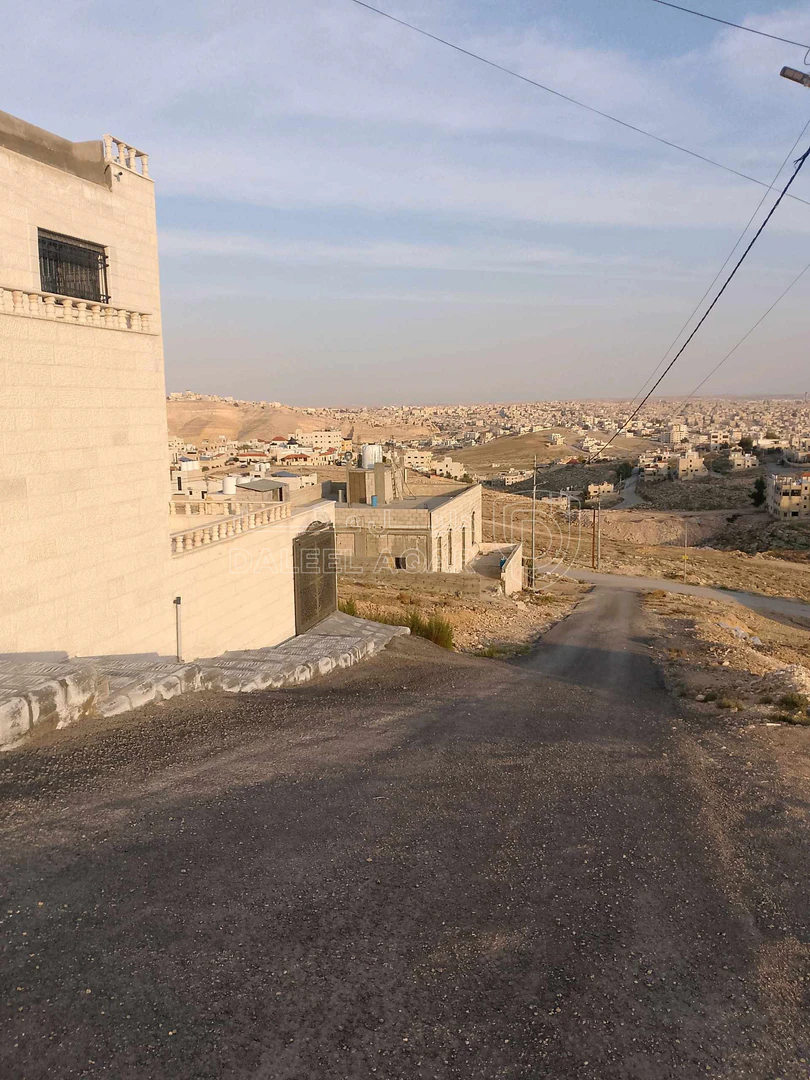 فيلا/منزل في منزل للبيع دوبلكس طابقين مشطب كامل مسكون 10شهور فقط مستقل عمر البناء 3سنوات شومر اسكان المهندسين مقابل مسجد الخير من المالك مباشره  - 150,000 دأ - صورة 1