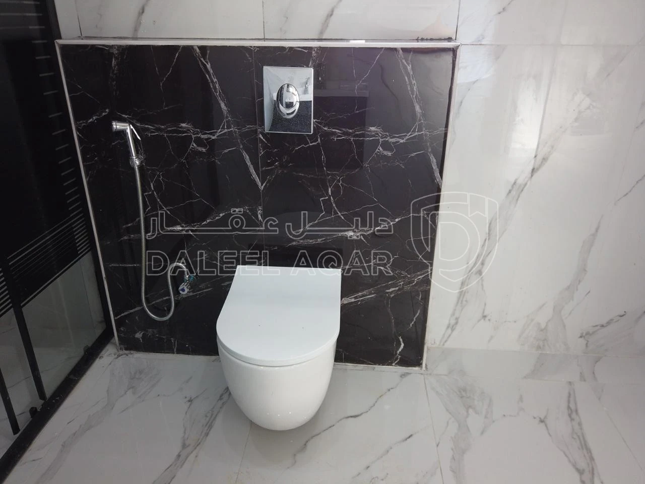 شقة في ‏ALHAKAM HOUSING كاش او أقساط من المالكمشروع مادبا حي الرشاد ((بالقرب من مسجد عيسى أبن مريم))( شقق طابقيه مساحة (174)📌لدينا فريق كامل مجهز في اي وقت للجولات الميدانية وتزويدكم في ادق التفاصيل للمشروع (المشروع جاهزة للتسليم) 🏘️🏘️🏙️ شركتنا مختصة باختيار المواقع الاستراتيجية وفي أرقى المناطق) ________🏘️ مواصفات الشقق بمواصفات ڤلل💯تشطيبات سوبر ديلوكس❇️ مساحة الشقه الاولى 174+220 مساحات خارجيه ❇️ مساحة الشقق (174)م وتتكون من : ✔️ 2 غرف نوم اطفال  ✔️ غرفة ماستر ✔️ 3حمامات ✔️ صالون مع بلكونه✔️ مطبخ مع بلكونه✔️ غرفة ضيوف مع بلكونه 📌مواصفـات الشقة :-🔹المنيوم مقطع خاص Spacer 16m زجاج Double Glaze عازل للحرارة والصوت .🔹اباجورات المنيوم كهرباء معزولة Foam .🔹 بورسلان إسباني نخب أول .🔹 أطقم حمامات معلقة Vetra .🔹 مغاسل كاونتر مع خزائن Laminate .🔹 بطاريات Roca إسباني .🔹 نظام Shower Jet مع قاطع سيكوريت واكسسوارات Stainless steel .🔹 أسقف جبسبمورد مع ديكورات مودرن مميزة لكامل الشقة .🔹انارة Spot light Linear light لكامل الشقة .🔹أبواب قشرة جوز دهان ايطالي .🔹باب رئيسي أمان متعدد الاقفال .🔹دهانات ديكورية للمداخل ودهانات Dulux لداخل الشقة .🔹انتركم  .🔹تمديدات انترنت لكل الغرف .🔹تأسيس كامل للمكيفات لكل الغرف ويشمل النحاس والكهرباء والتصريف .🔹نظام ستلايت مركزي📌مواصفات المشروع :-🔸واجهات وبروزات معمارية مميزة حجر رويشد نخب اول قياس 50 سم .🔸ديكورات للمداخل والادراج وواجهات المصاعد .🔸رخام ايطالي للمداخل والادراج والترسات .🔸مصعد ايطالي Stainless Steel .🔸عزل كامل مائي وحراري لجدران المبنى داخلي وخارجي .🔸موقف سيارة مستقل لكل شقة .🔸خزان ماء اضافي لكل شقة .🔸تشطيبات Super Deluxe .🔸اشراف هندسي كامل على كافة مراحل العمل من التأسيس وحتى التشطيب النهائي .✅ خدمة ضمان ما بعد البيع :-جميع الشقق منفذة باعلى المواصفات الفنية ومكفولة لمدة سنةكاملة 💯.للأستفسار :0777979428 - 75,000 دأ - صورة 1