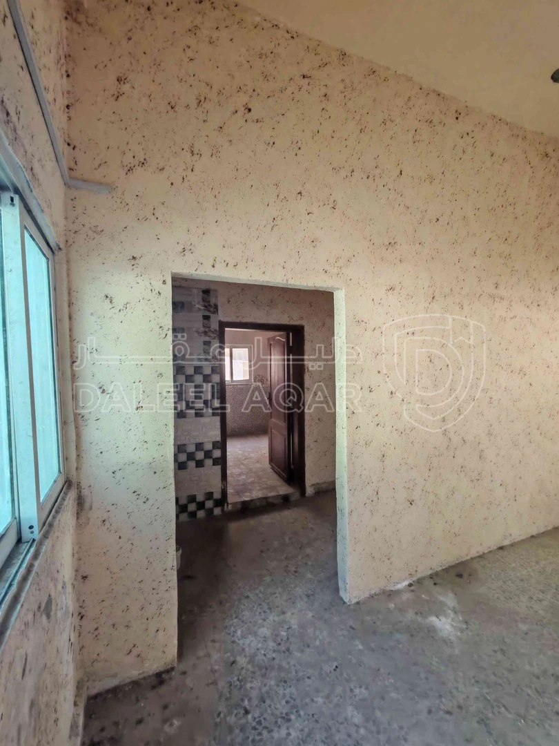 فيلا/منزل في 🏫بيت في الهاشمية طابقين مستقل للبيع - 27,000 دأ - صورة 1