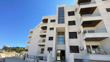 شقة - شمال عمان - دوار البحرية  - 45000 دأ
