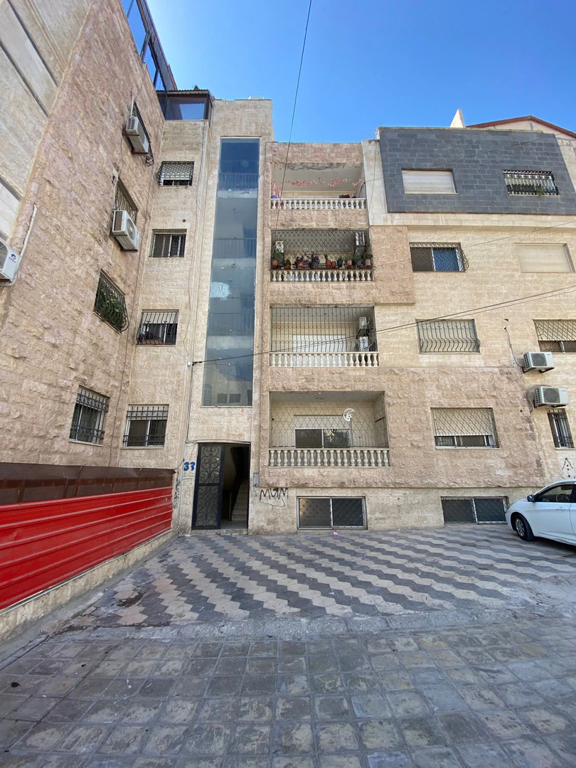 شقة في شقة تسوية للبيع – جبل الزهور | 142م² - 45,000 دأ - صورة 1