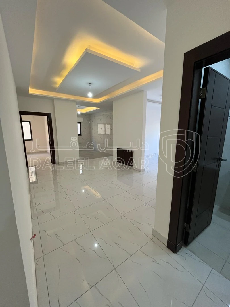 شقة في في ضاحية الياسمين قرب دوار قرقش منطقة راقية  - 75,000 دأ - صورة 1