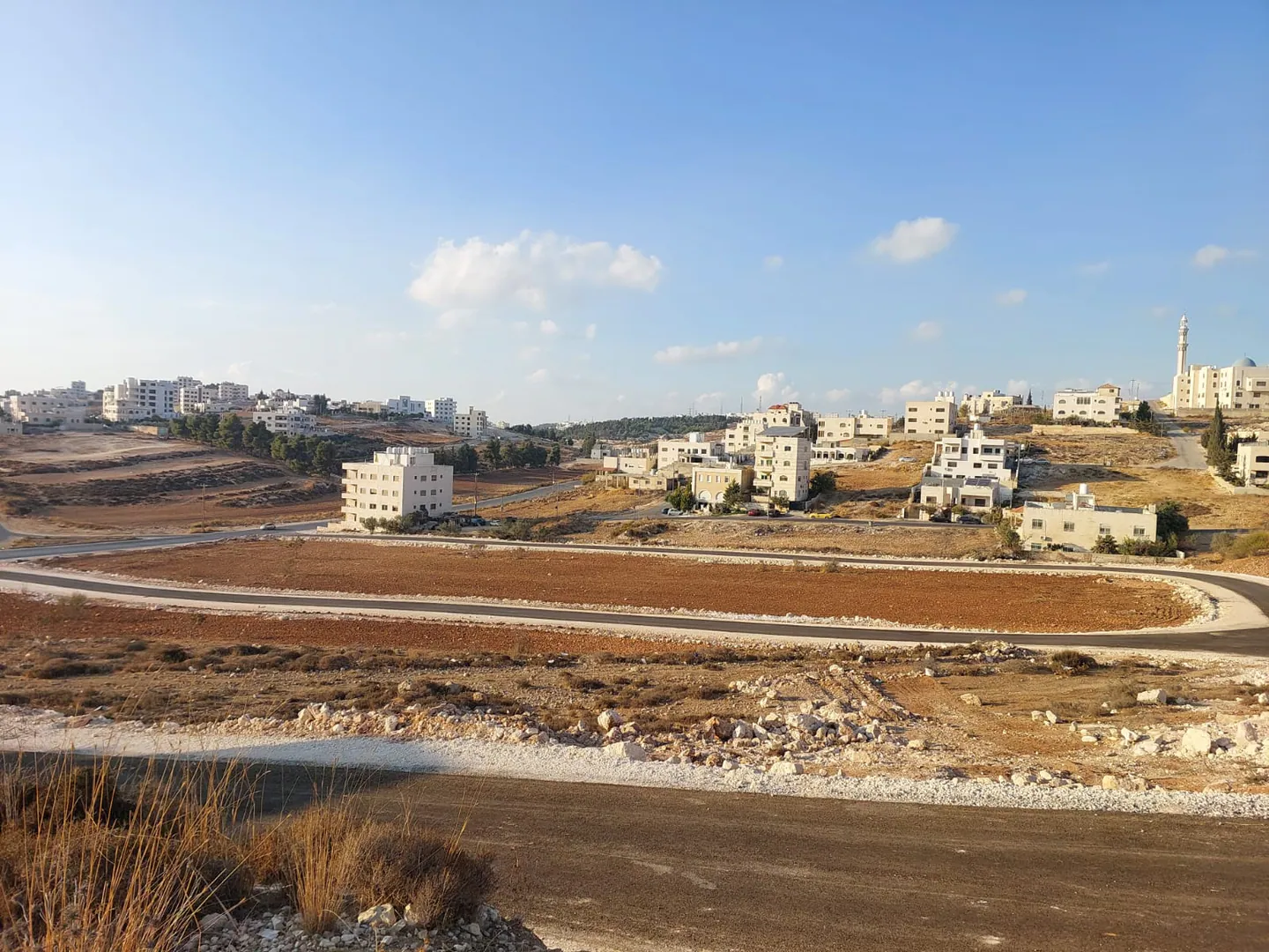 أرض في خلف المدارس العالميه- طريق المطار  - 169,000 دأ - صورة 1