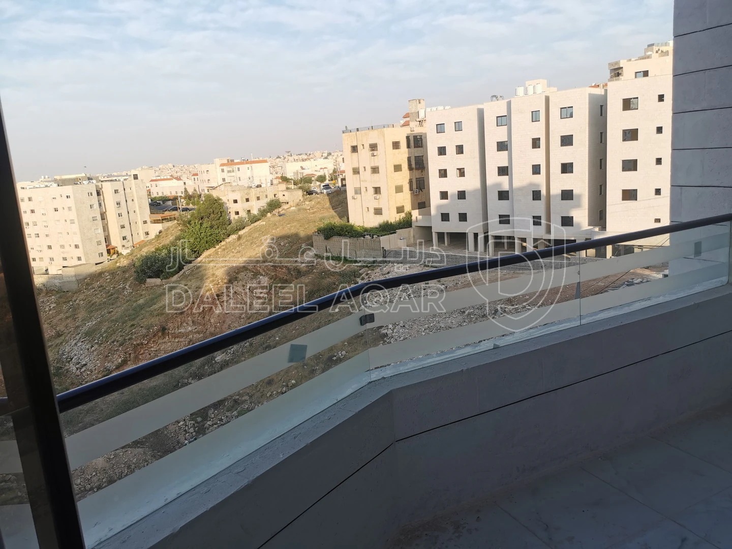 شقة في طبربور خلف صالة ليالي الشرق . قرب مدرسة الخنساء  - 61,000 دأ - صورة 1