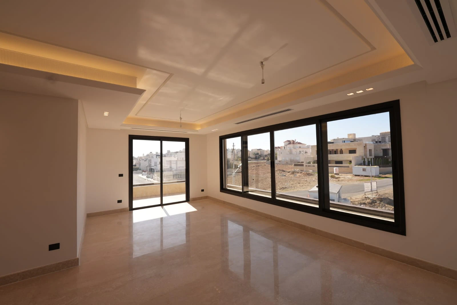 شقة في الظهير - 275,000 دأ - صورة 1