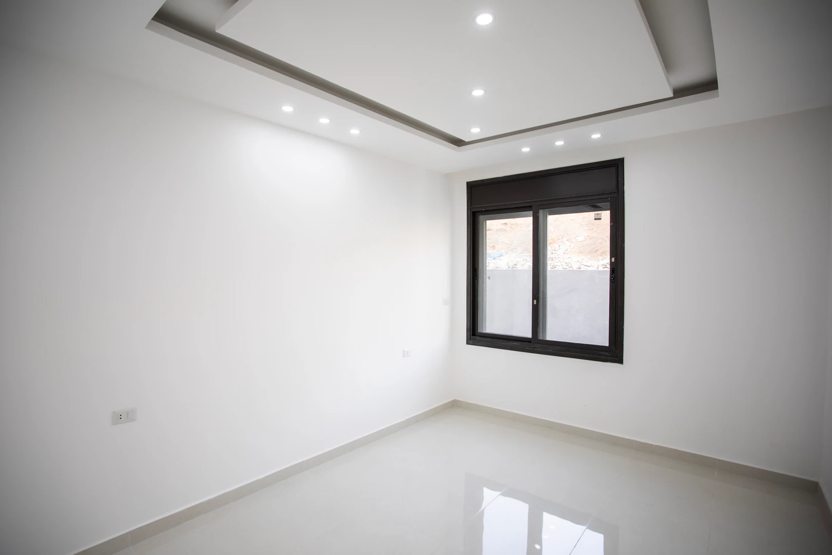 شقة في ابو علندا -اسكان الكهرباء - 65,000 دأ - صورة 1