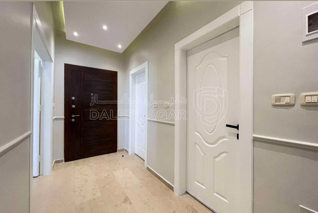 شقة في دابوق - شارع جعفر الزعبي - 235,000 دأ - صورة 1