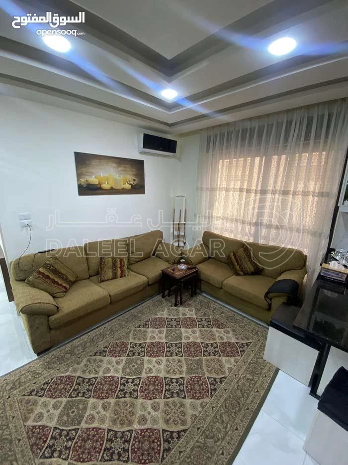 شقة في شقة مميزة للبيع ضاحية الرشيد موقع استراتيجي و مخدوم( غير مفروش) بالقرب من مدارس ريتالطابق شبه ارضي المساحة 161ممكونة من 3 غرف نوم واحد ماستر، 3 حمام ، صالون ، صالة ، مطبخ حديث راكب جاهز ، بلكونة مطلة ، ترس 3*4 ، باب سيفتي ، تشطيب سوبر ديلوكس ، مصعد ، مستودع , كراج مستقل ، 6 متر خزانات مياه + مضخة.بناء جديد  البيع من المالك مباشرة  - 76,000 دأ - صورة 1