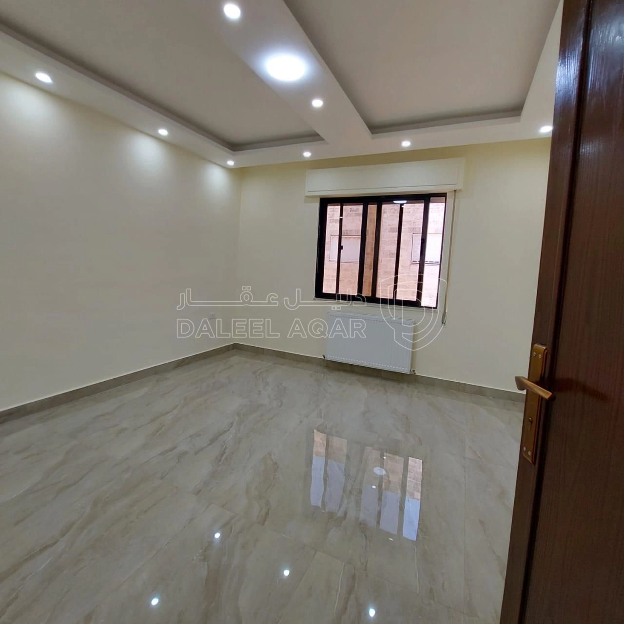 شقة في ضاحية الرشيد - خلف الجامعة الاردنية  - 53,000 دأ - صورة 1