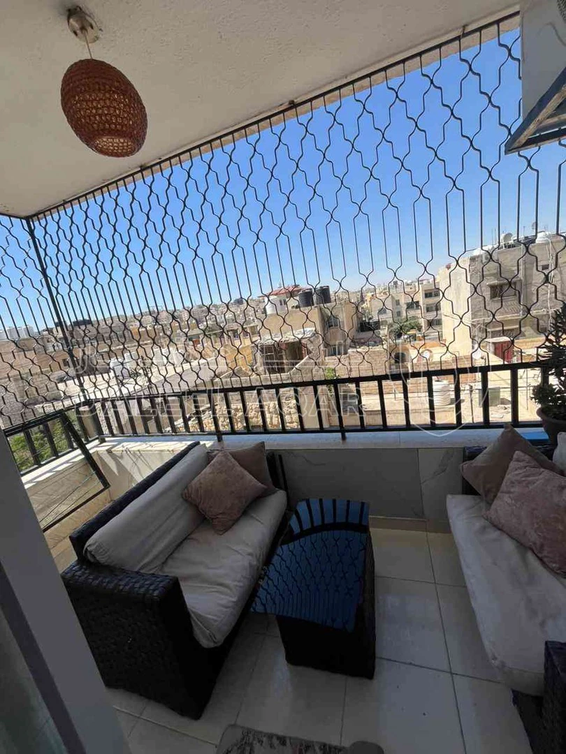 شقة في الزرقاء الجديده حي الإسكان  - 25,000 دأ - صورة 1