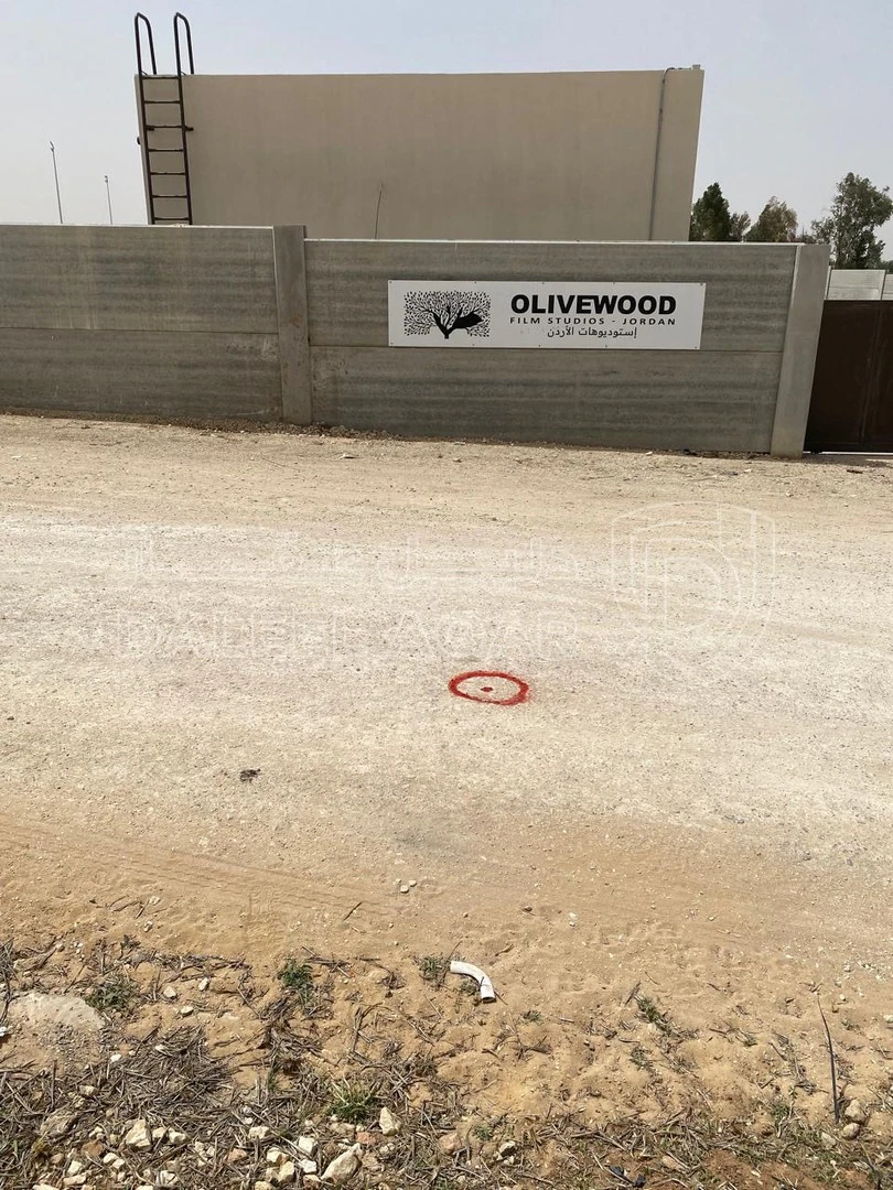 أرض في قطعة ارض مميزة جداً في منجا بجانب كنجز اكاديمي ومقابل Olivewood - 150,000 دأ - صورة 1