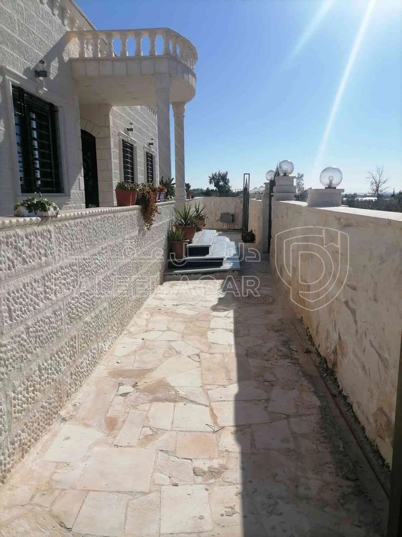 فيلا/منزل في عمان جاوا - 135,000 دأ - صورة 1