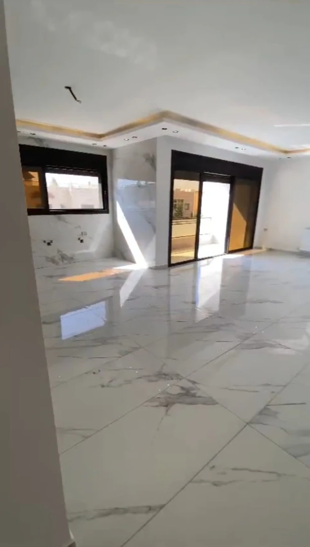 شقة في مرج الحمام - مقابل مدرسة البيان الدولية  - 129,000 دأ - صورة 1
