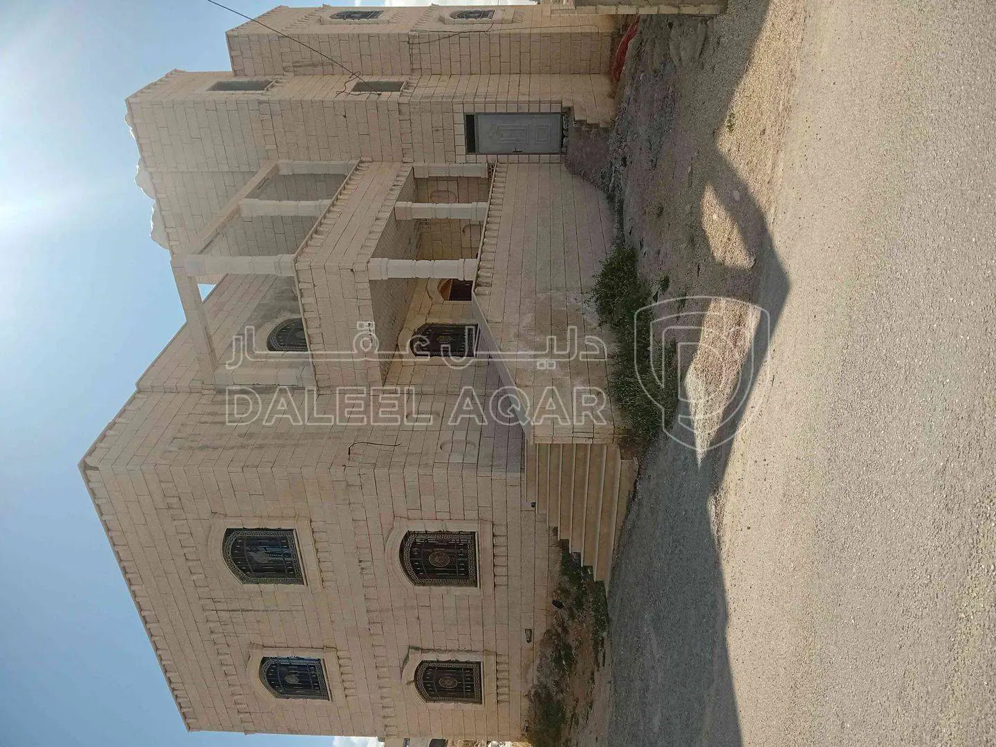 شقة في الزرقاء طريق بيرين - 90,000 دأ - صورة 1