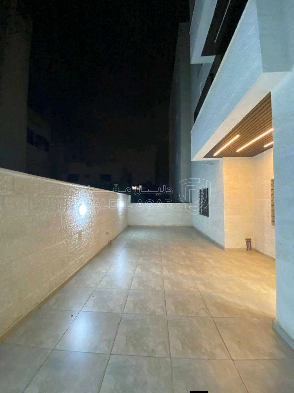 شقة في اربد دوار صحارى باتجاه قصر العوادين - 67,000 دأ - صورة 1