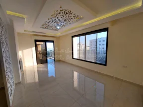 شقة - خلف اكادمية ايبك - 129000 دأ