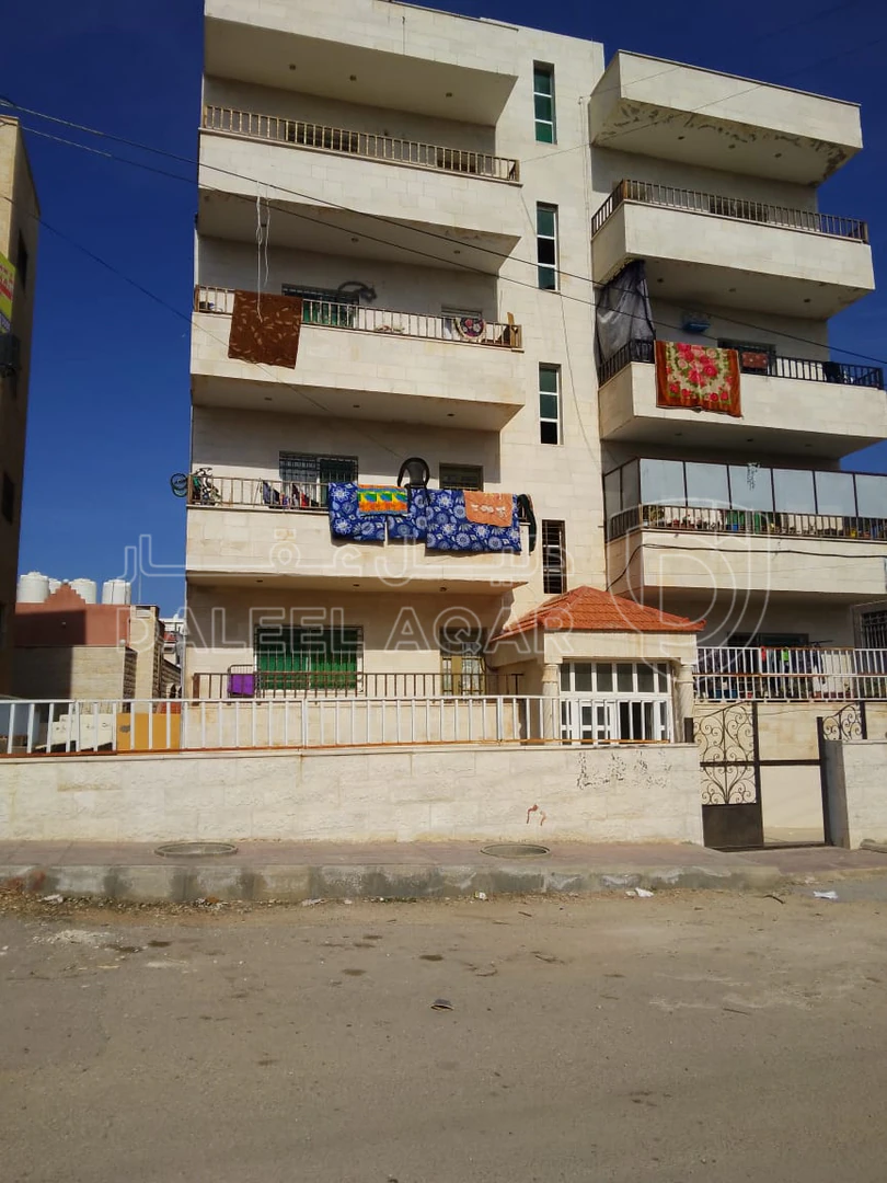 مبنى في آخر شارع السلطه بالقرب من الجامع القديم  - 200,000 دأ - صورة 1