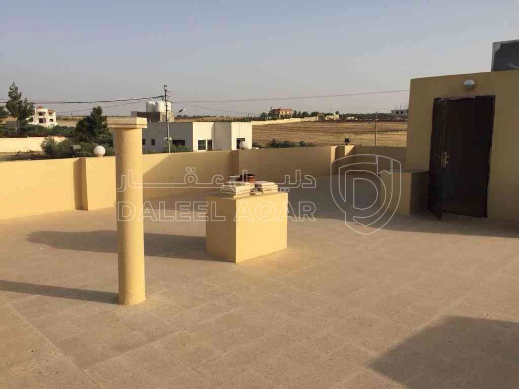 مزرعة/شاليه في مادبا قرب مستشفى النديم - 400,000 دأ - صورة 1
