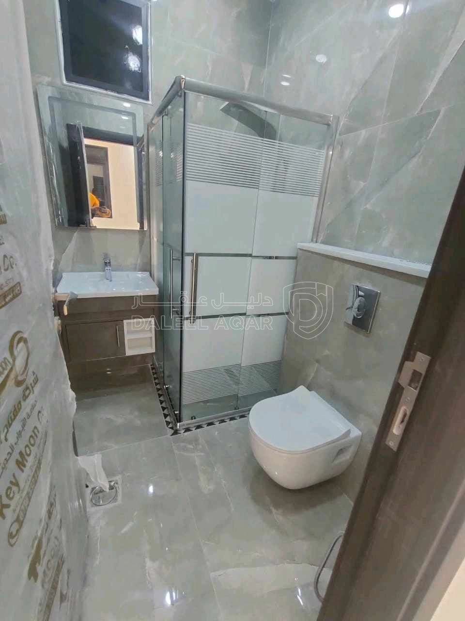 شقة في اربد دوار صحارى باتجاه قصر العوادين - 57,000 دأ - صورة 1
