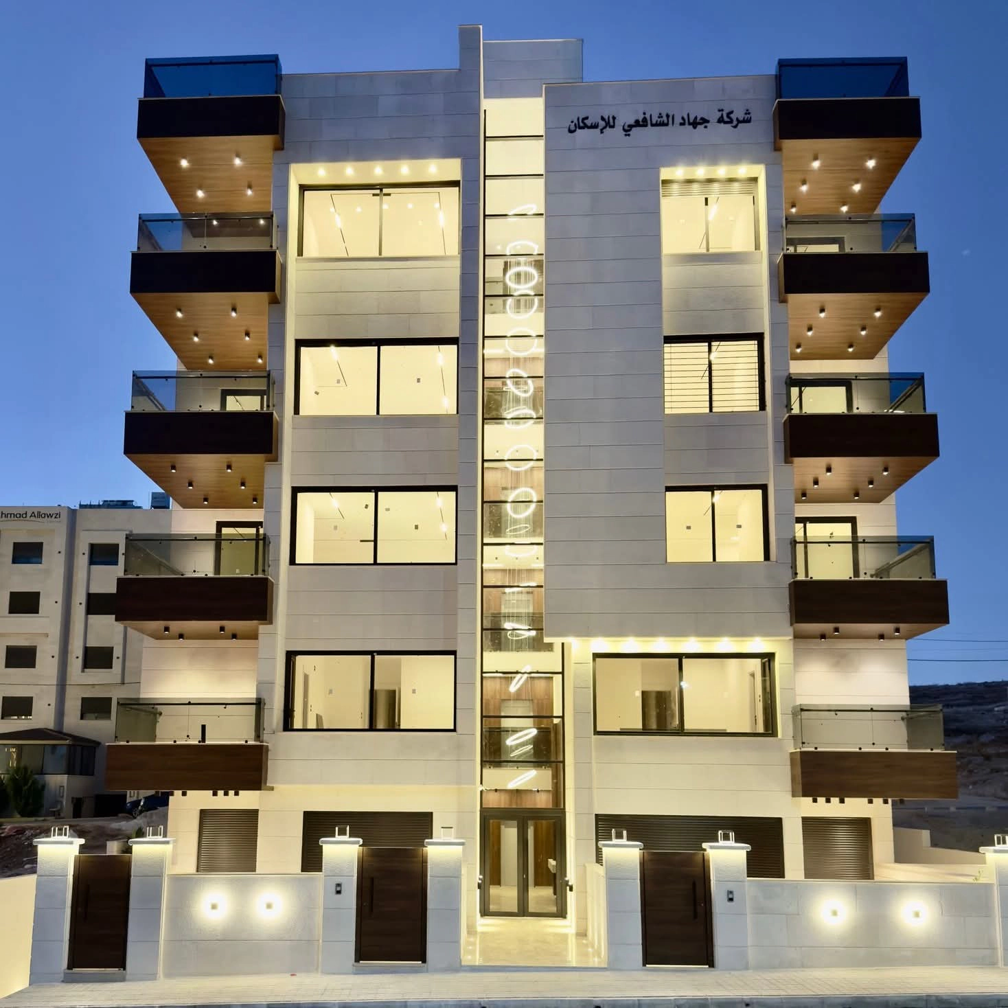 شقة في طريق المطار - حي الصحابة  - مقابل قرية النخيل  - 165,000 دأ - صورة 1
