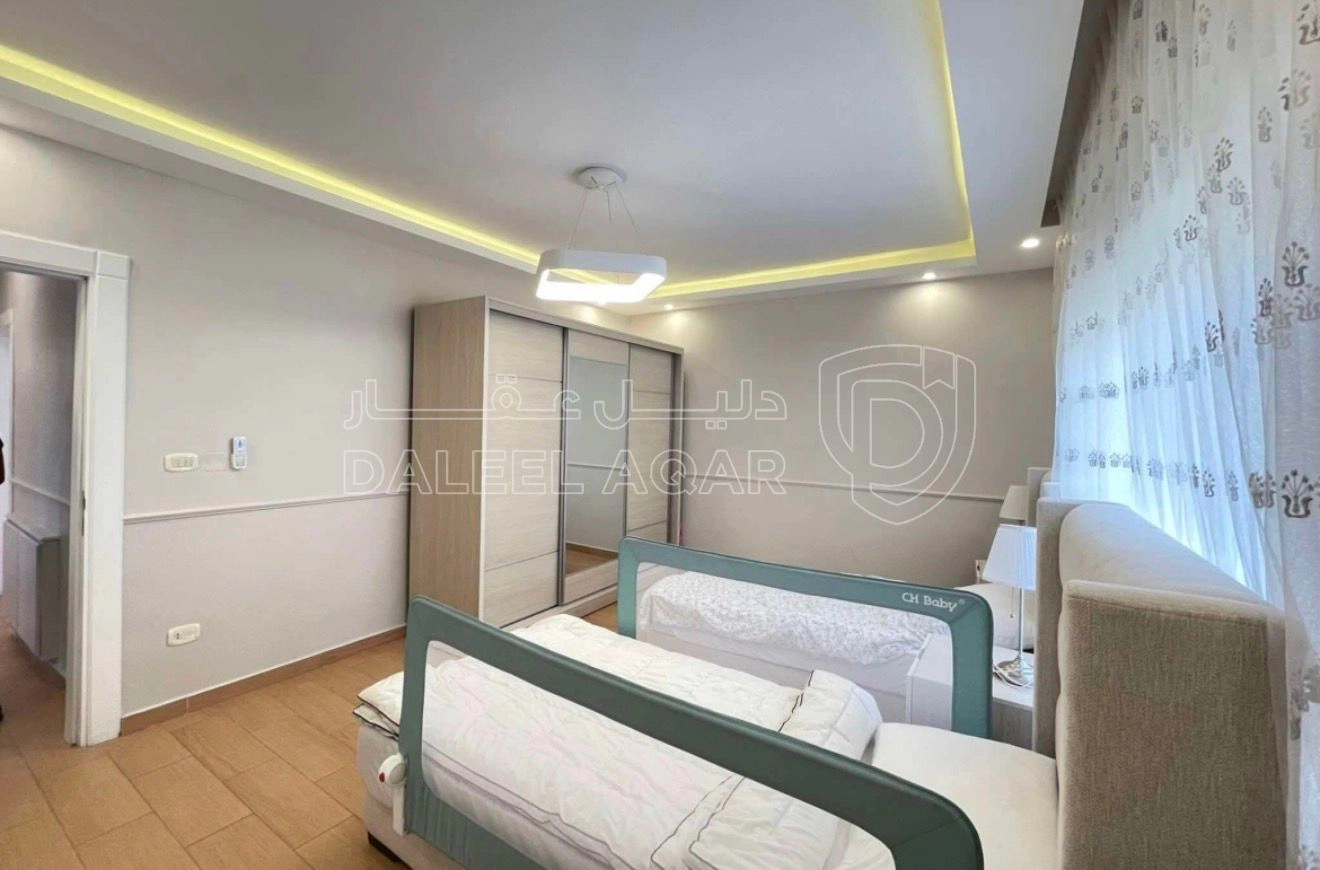 شقة في دابوق - شارع جعفر الزعبي - 235,000 دأ - صورة 1
