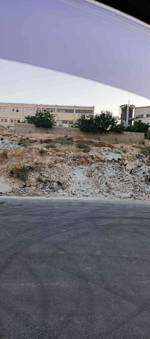أرض في عمان المقابلين بخلف اسواق الفريد  - 350,000 دأ - صورة 1