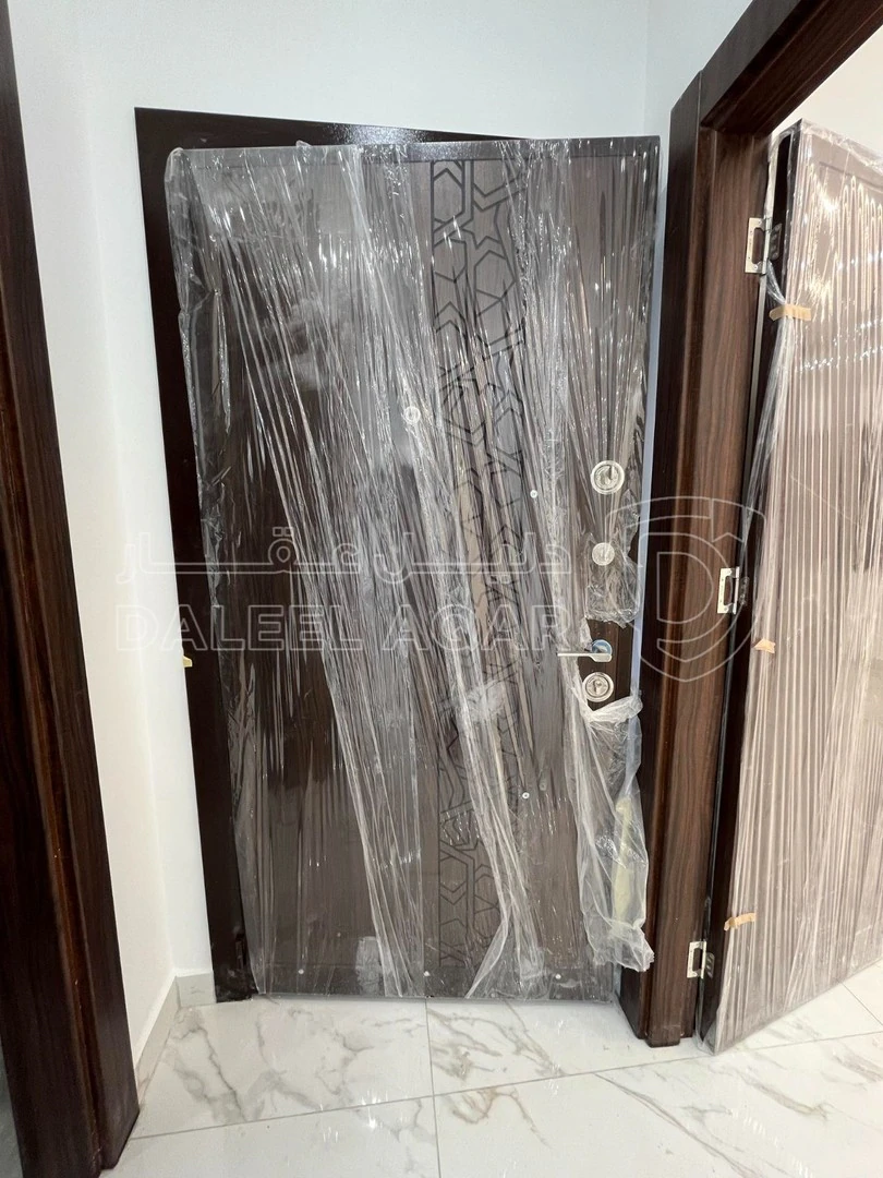 شقة في في ضاحية الياسمين قرب دوار قرقش منطقة راقية  - 75,000 دأ - صورة 1