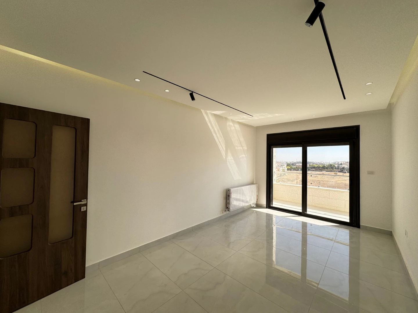 شقة في البنيات طريق المطار - 85,000 دأ - صورة 1