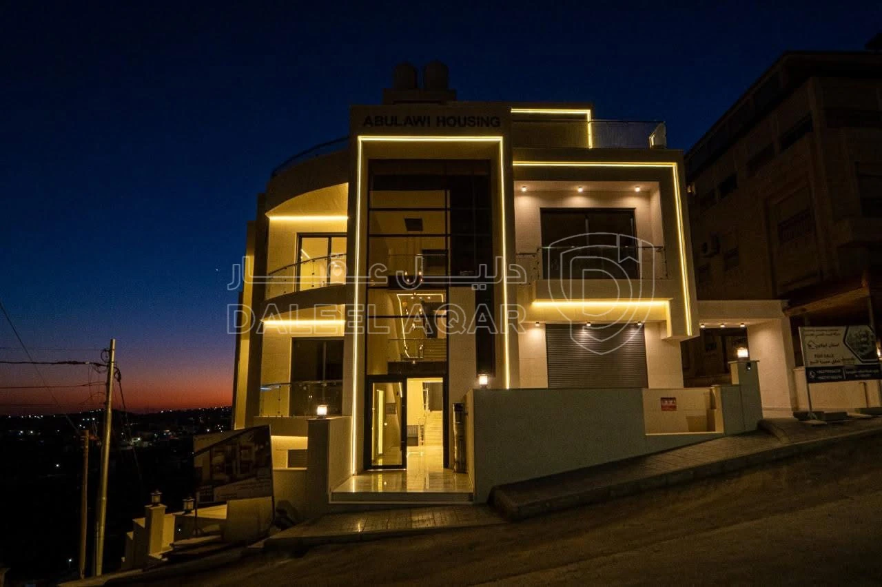 شقة في شارع ايليا أيوب الريحاني - 230,000 دأ - صورة 1