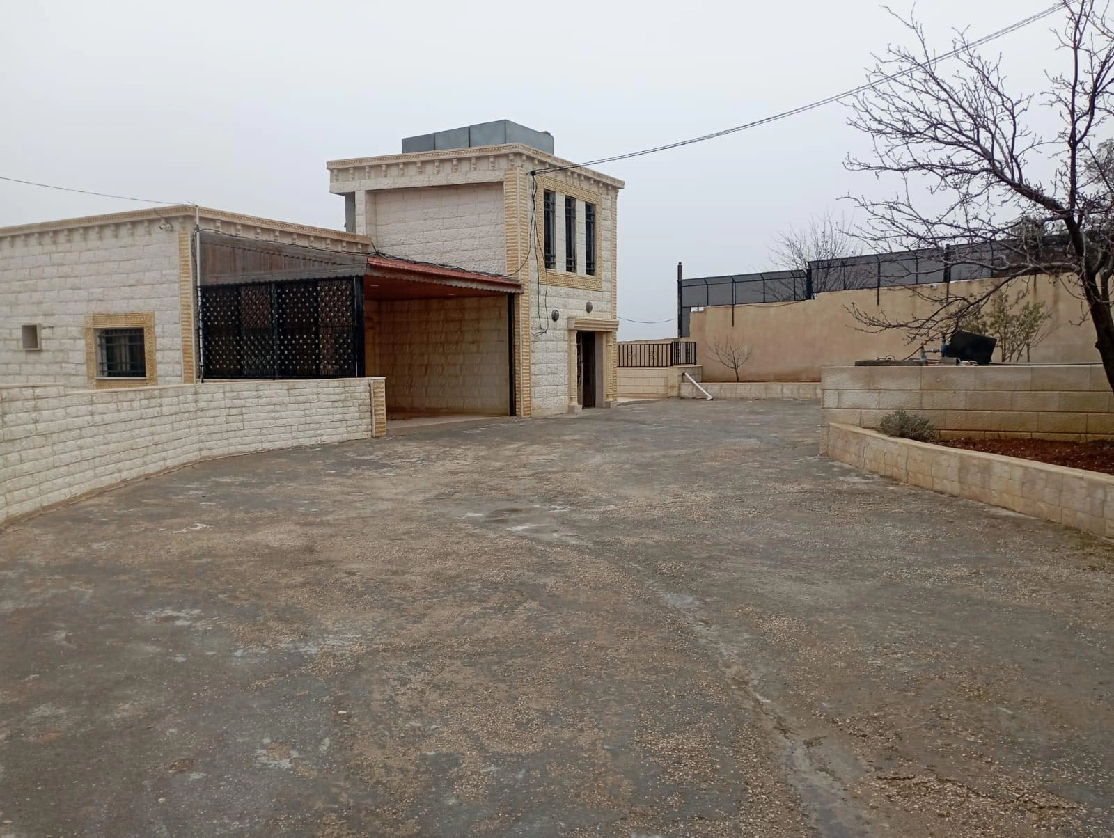 فيلا/منزل في جرش / قفقفا - 180,000 دأ - صورة 1