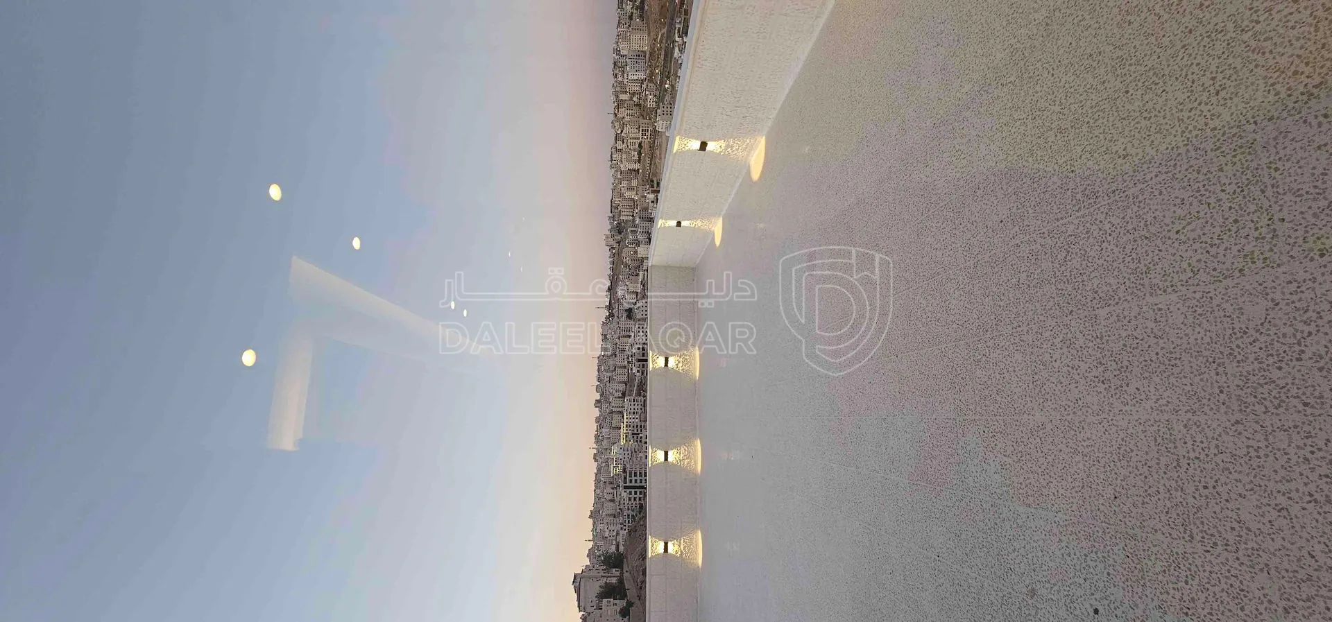شقة في الجبيهه ام زويتينه دوبلكس درج داخلي اخير مع روف - 135,000 دأ - صورة 1