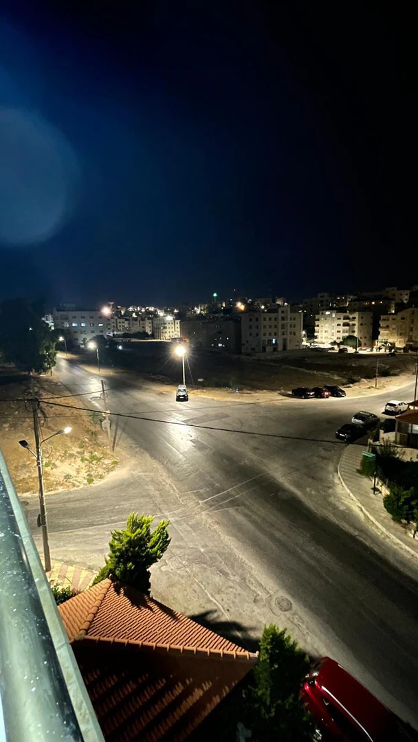شقة في ضاحية الرشيد بالقرب من كازية الخرابشة - 67,000 دأ - صورة 1