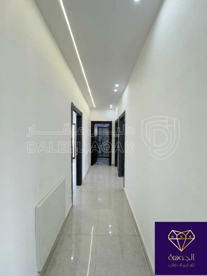 شقة في طابق اخير مع روف دوبلكس فاخر لم يسكن لقطه وبسعر مغري جداااا عرض خاص ع اخر شقة أرقى مناطق الجبيهة ام زويتنه  - 105,000 دأ - صورة 1