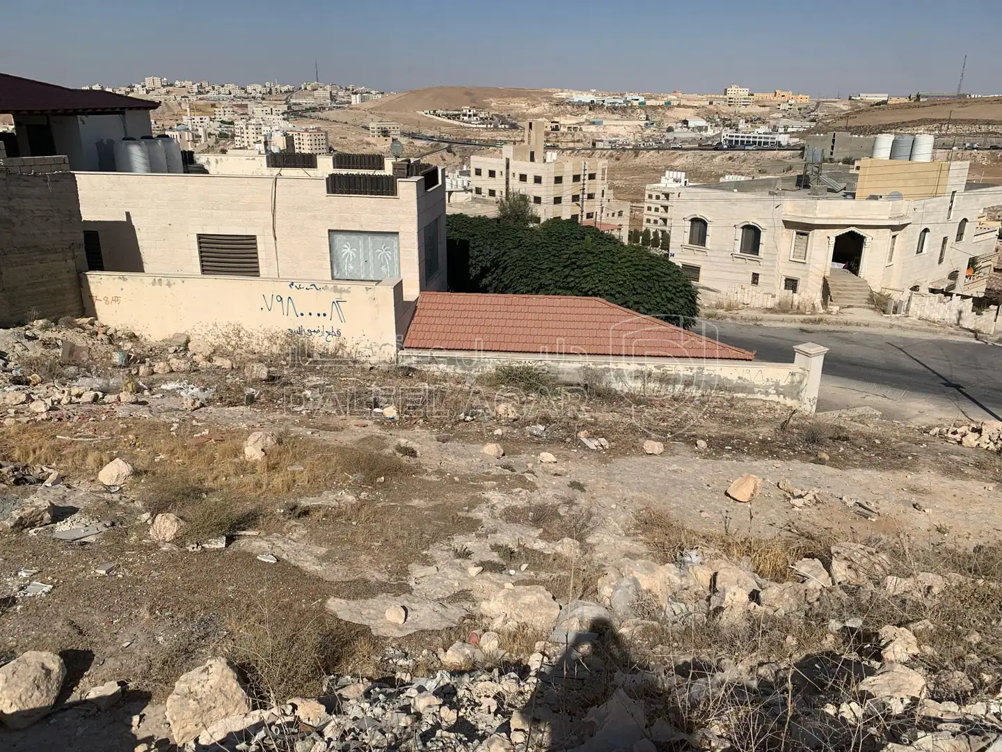 أرض في ابو علندا قرب مسجد عثمان مظعون - 65,000 دأ - صورة 1