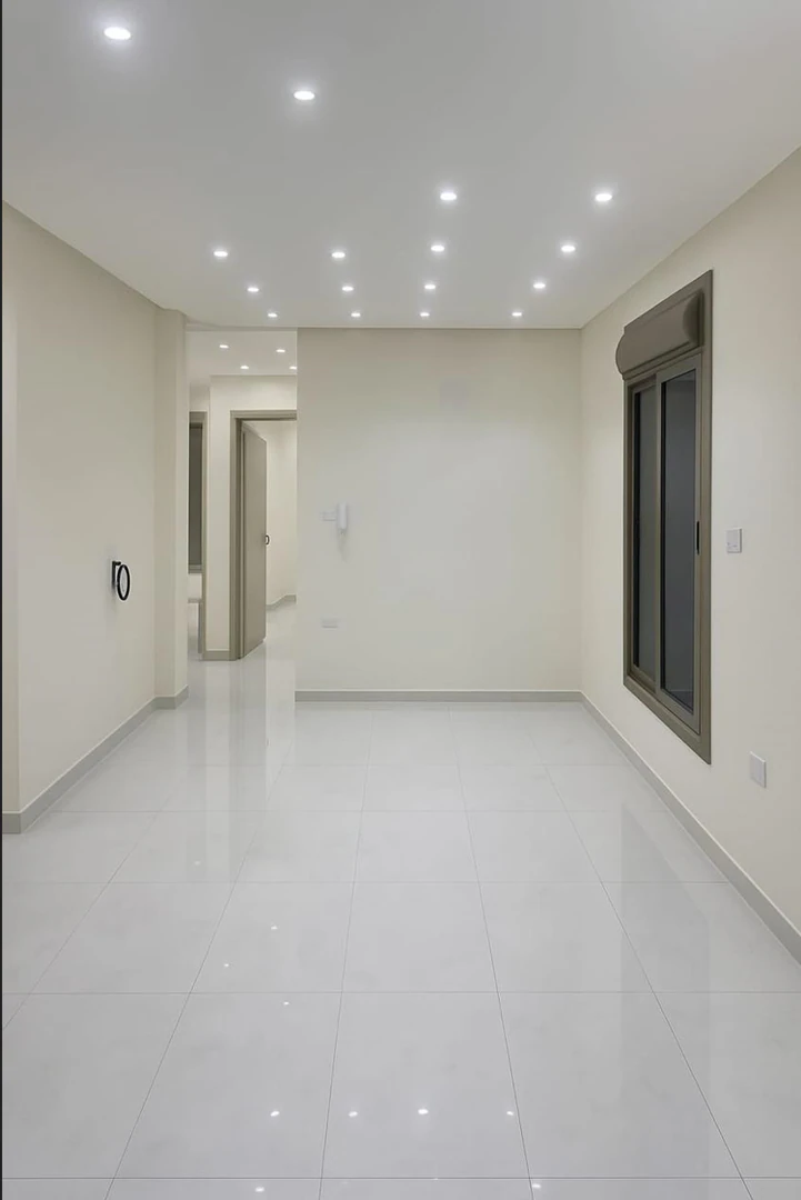 شقة في الزرقاء - مدينة الشرق - 63,000 دأ - صورة 1