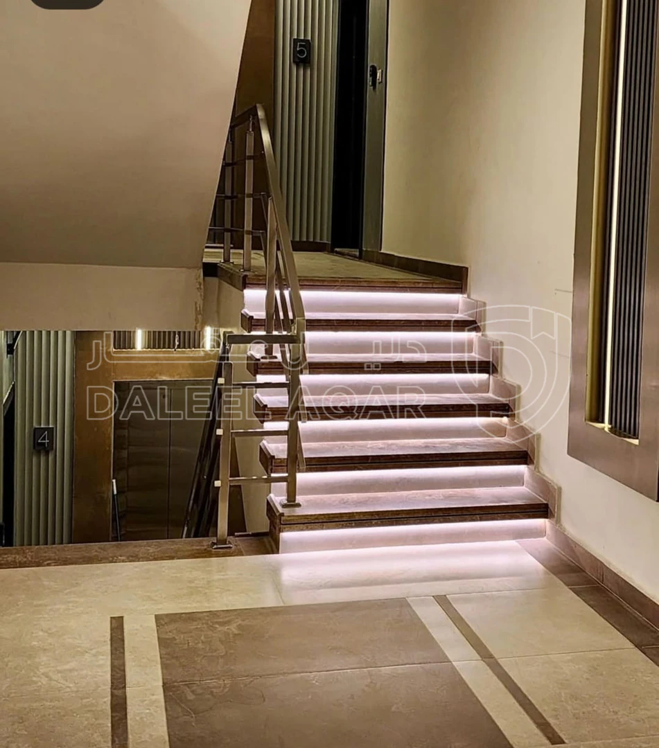 شقة في حي الصحابة – كردور عبدون - رجم عميش - 220,000 دأ - صورة 1
