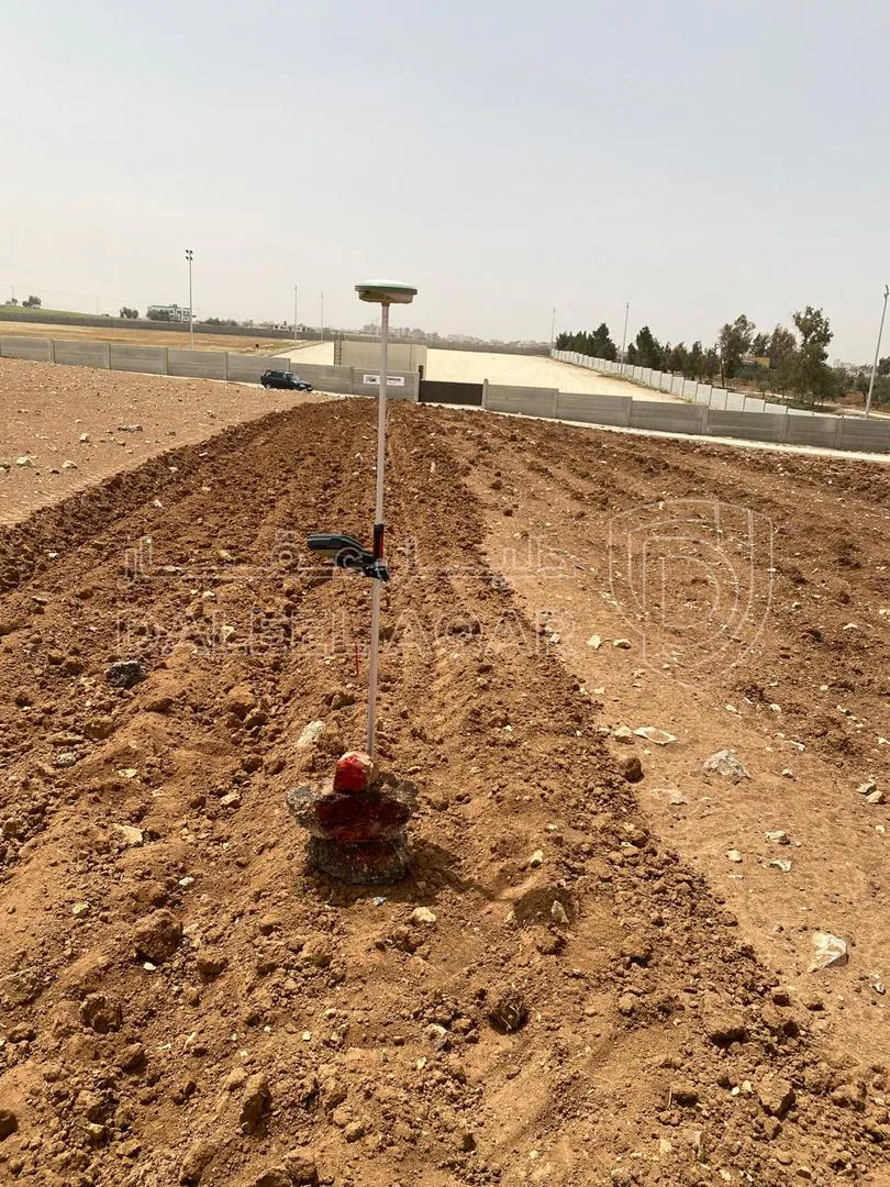 أرض في قطعة ارض مميزة جداً في منجا بجانب كنجز اكاديمي ومقابل Olivewood - 150,000 دأ - صورة 1