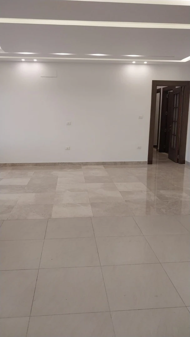 شقة في دير غبار - 160,000 دأ - صورة 1