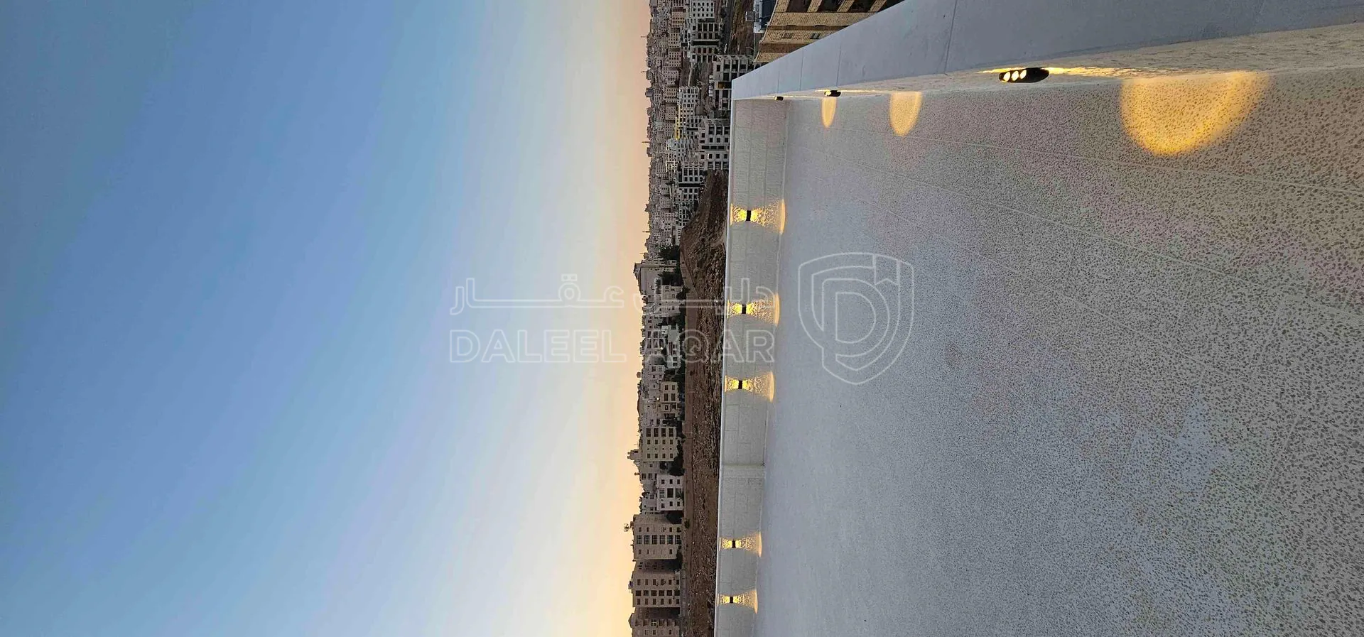 شقة في الجبيهه ام زويتينه دوبلكس درج داخلي اخير مع روف - 135,000 دأ - صورة 1