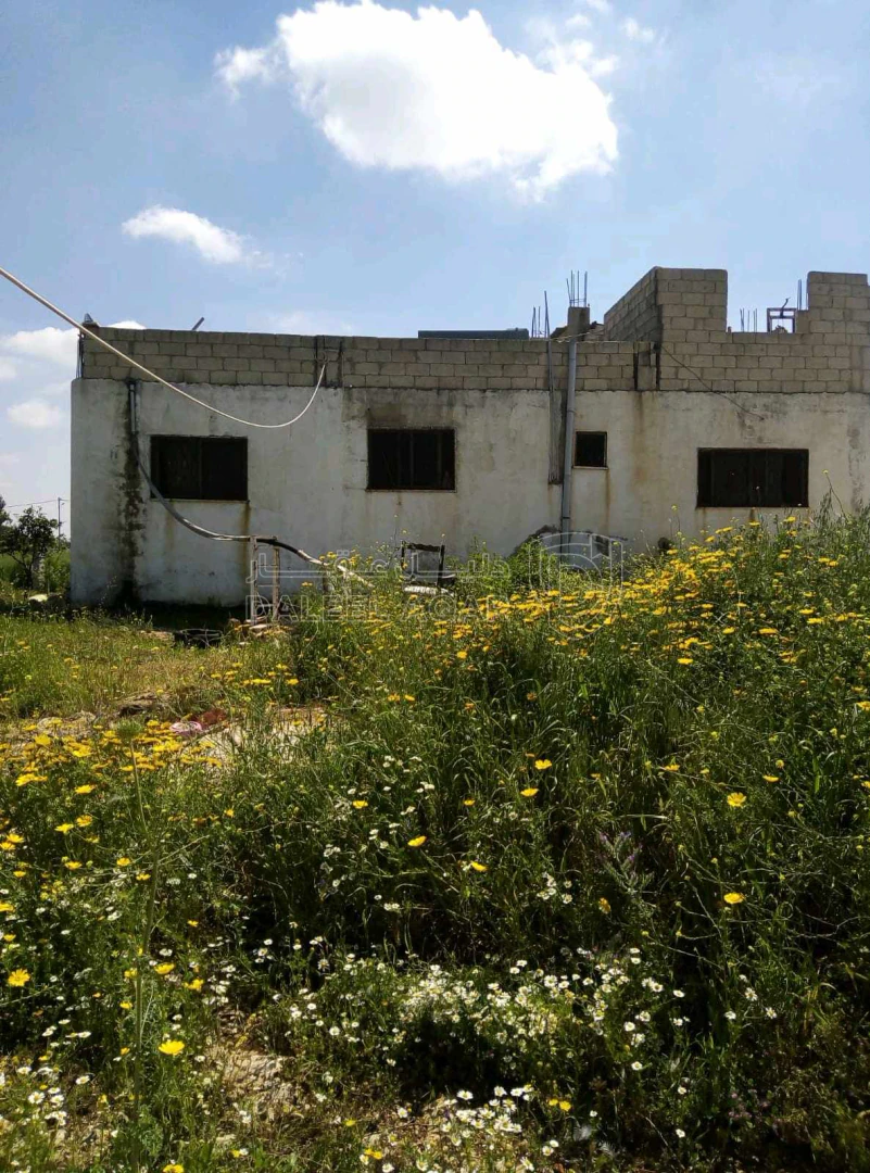 أرض في اربد فوعرا بجانب مسجد عثمان بن عفان  - 85,000 دأ - صورة 1