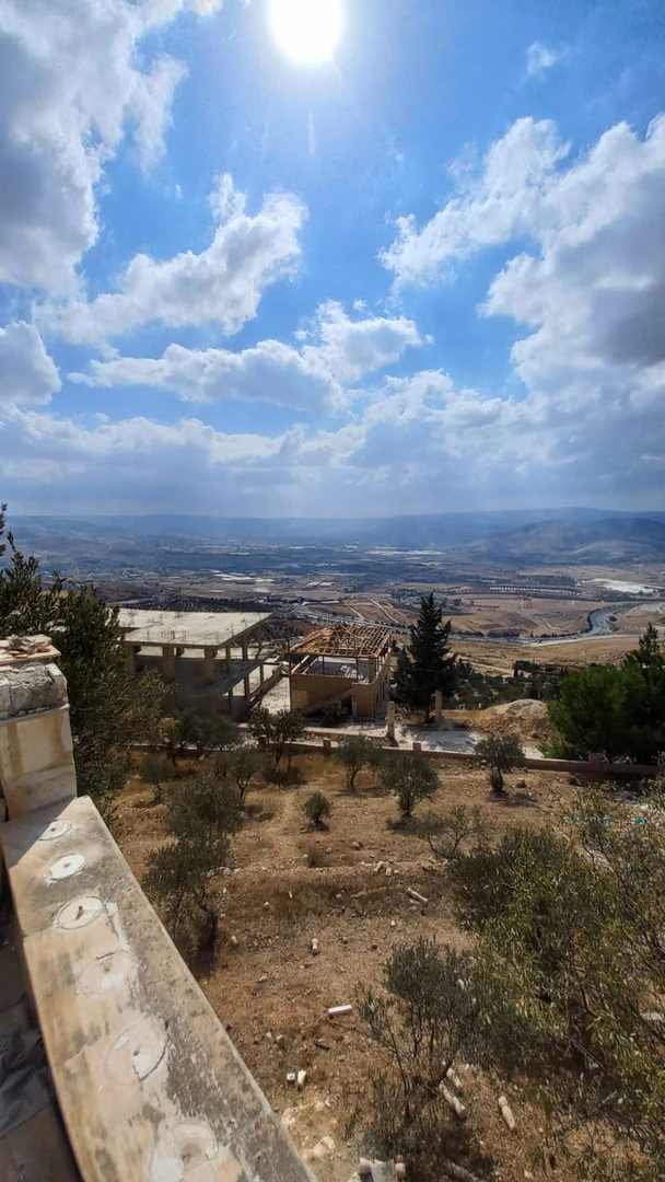 أرض في شارع الاردن  - 450,000 دأ - صورة 1